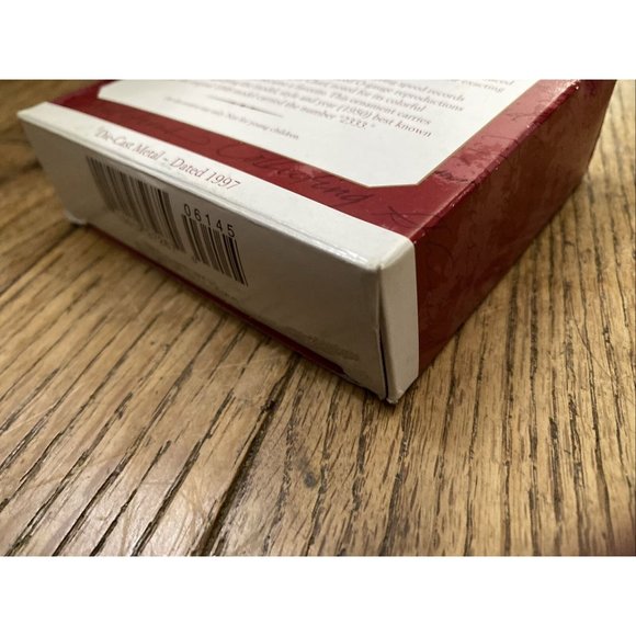 1997 Hallmark Keepsake Ornament 1950 Santa Fe F3 Diesel Locomotive Lionel Train - Picture 3 of 16